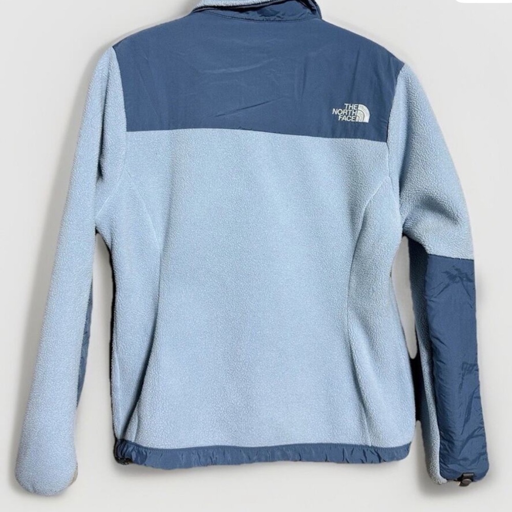 Women’s Northface Jacket - Picture 3 of 6